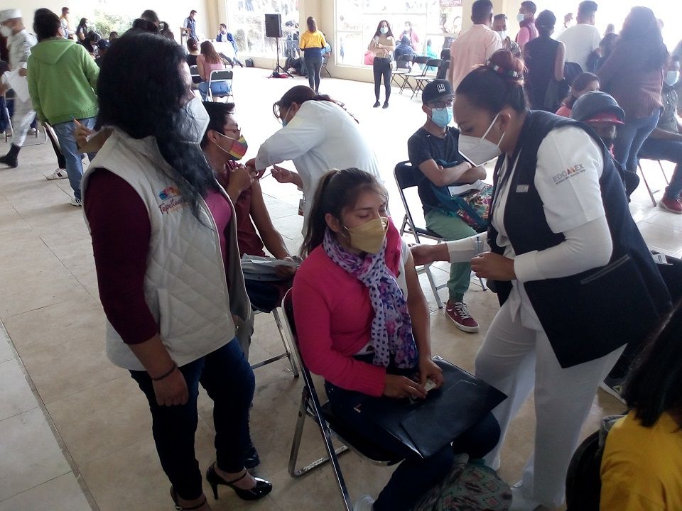 Sistematizada aplicación de vacuna a jóvenes entre 18 a 29 años en Tepetlaoxtoc