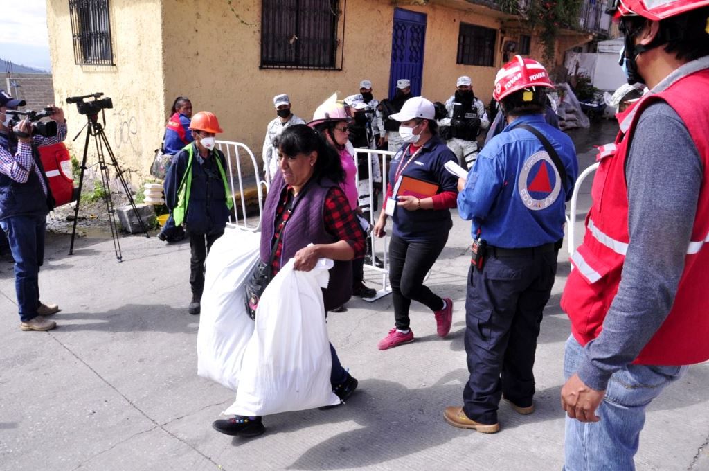 Las autoridades exhortan a la población a no quemar pirotecnia en la periferia del Cerro del Chiquihuite
