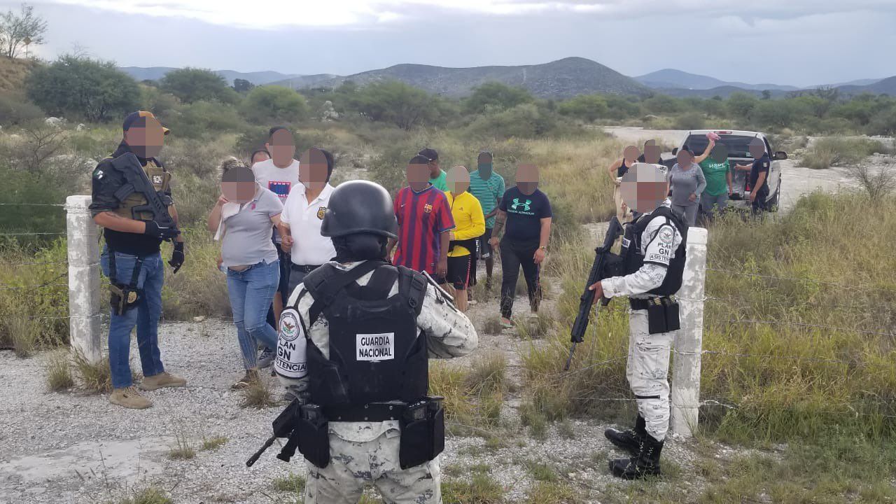 Localizan a 22 extranjeros presuntamente secuestrados en San Luis Potosí
