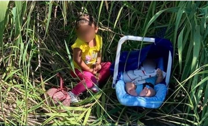 A orillas del Río Bravo dos niños son encontrados; tenían una nota donde decía que eran de Honduras