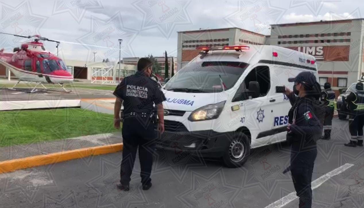 Policía de Chimalhuacán y Relámpagos del EdoMex auxilian a mujer