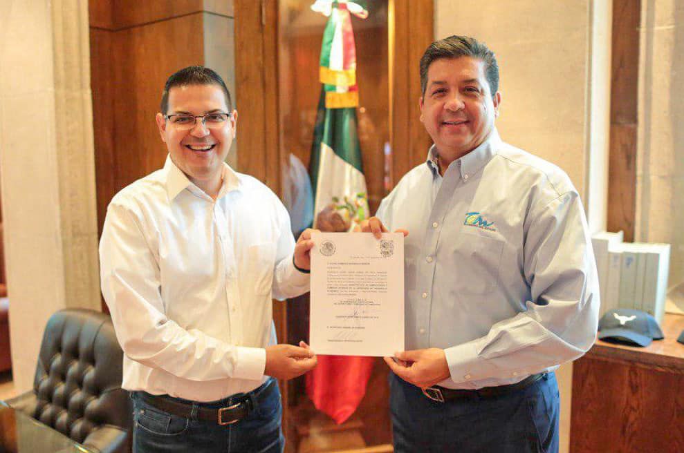 Entrega Gobernador nombramientos a Subsecretario de Desarrollo Económico y a Director del Instituto de la Juventud de Tamaulipas.
