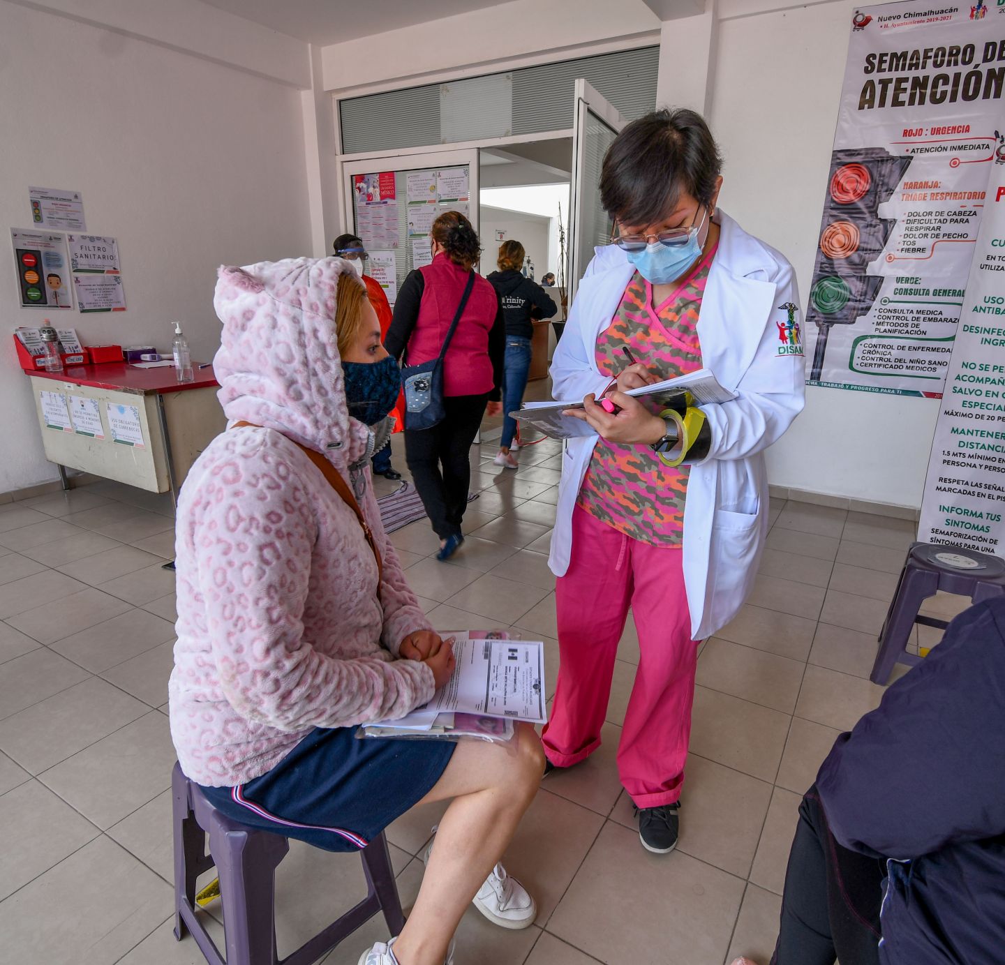 En Chimalhuacan Dirección de Salud Municipal e ISEM realizan campaña de salud para mujeres
