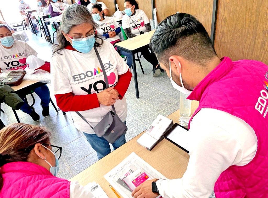 El Gobierno del Estado de México brinda referente al Programa Salario Rosa