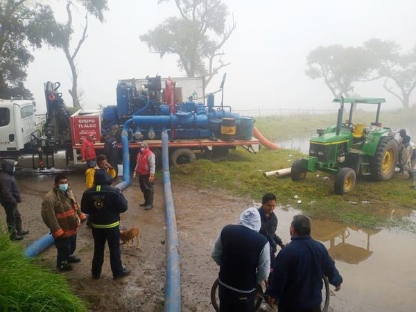 Moviliza CAEM personal y maquinaria a Otzolotepec