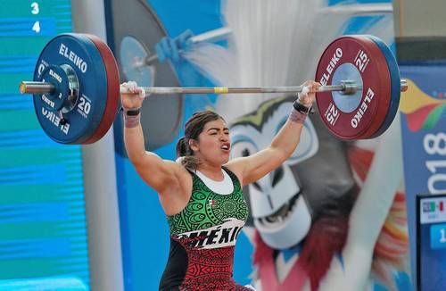 ’Gratifican’ con ‘cheque de hule’ a medallista olímpica mexicana en Tokio 2020
