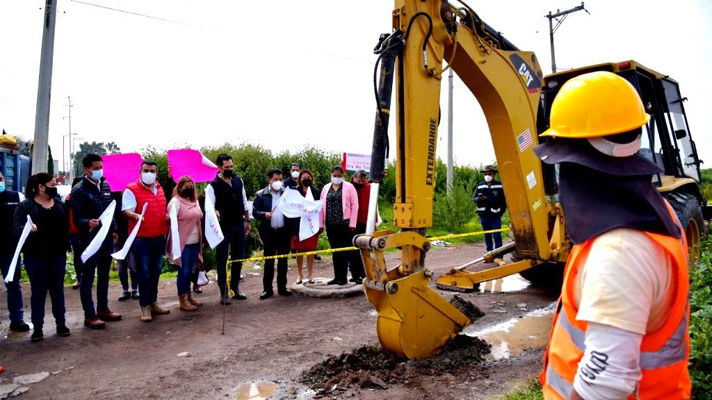 Amplía y Rehabilita CAEM en sistema de agua potable en Santa María Tonatitla
