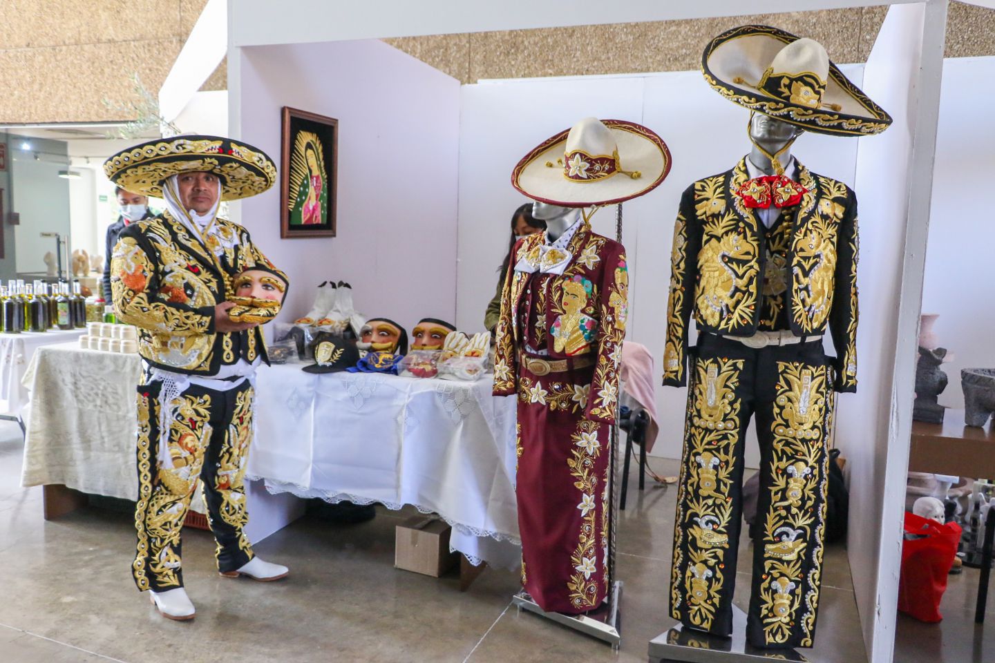 
Presentan cultura y tradiciones de Chimalhuacán en el Centro Cultural Mexiquense Bicentenario
