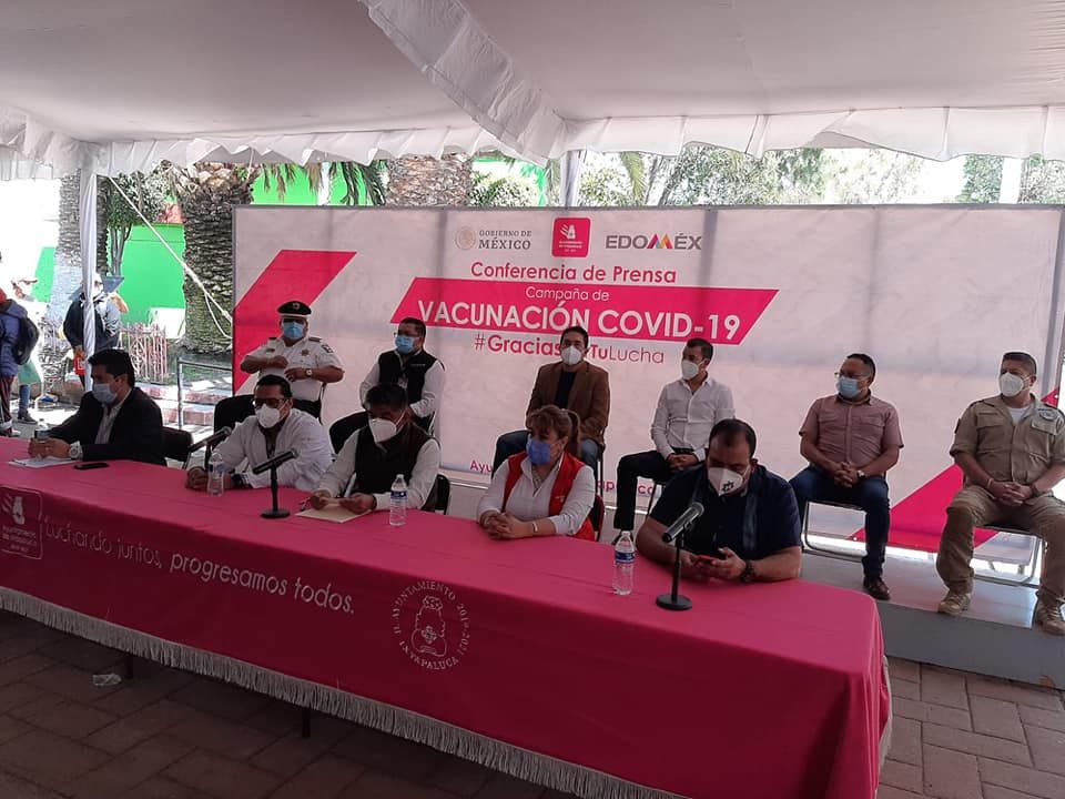 Van segundas dosis de AstraZeneca
para personas de 40-49 en Ixtapaluca.