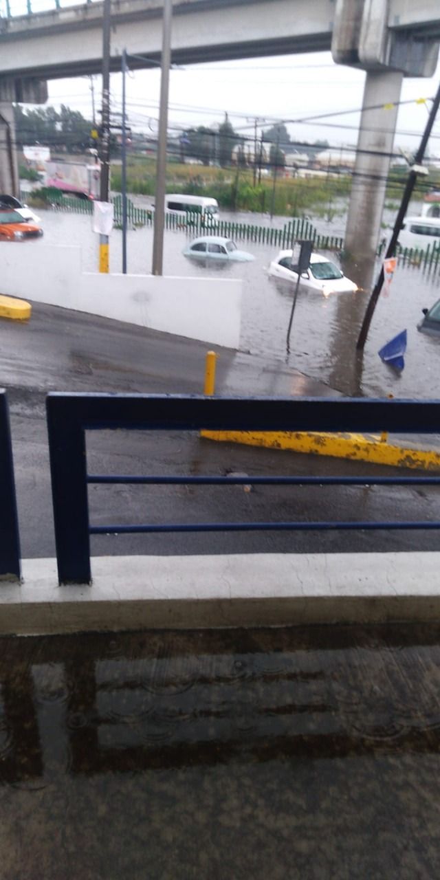 Lluvias colapsan la vía López Portillo