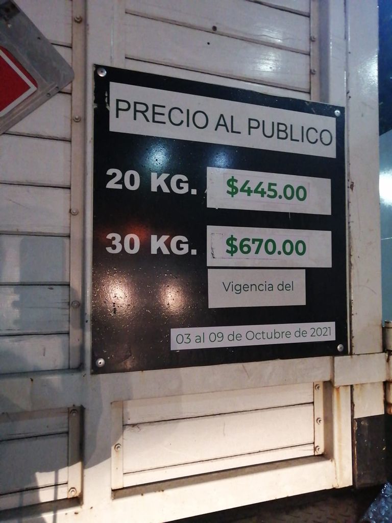 #El Gas  bienestar cuesta hoy, el de 20 kilos 445 pesos y el de 30 kilos 670 pesos en Iztapalapa, y eso que es del Gobierno de México.