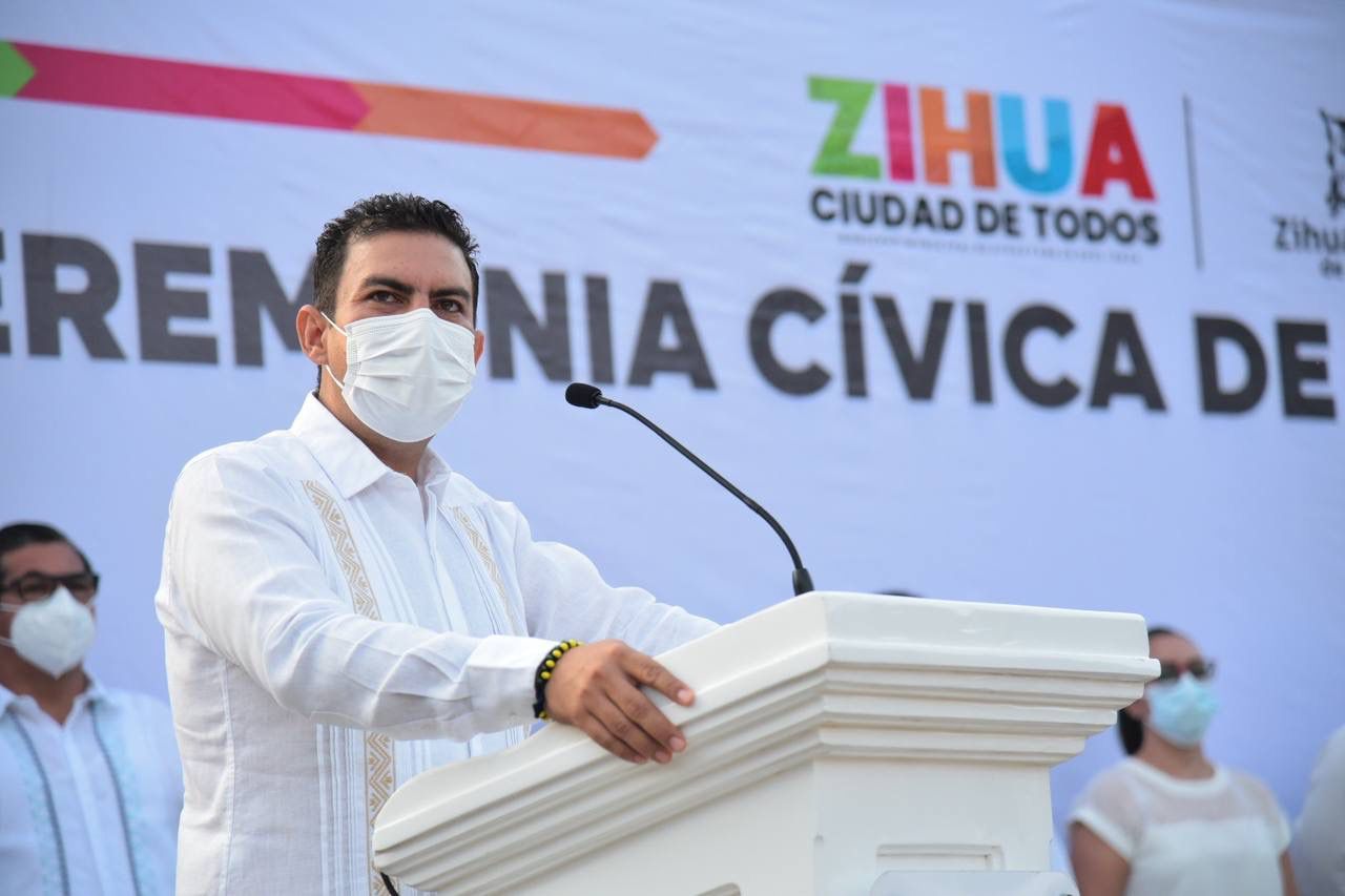 Presidente Jorge Sánchez Allec hace formal presentación del nuevo cabildo de Zihuatanejo 