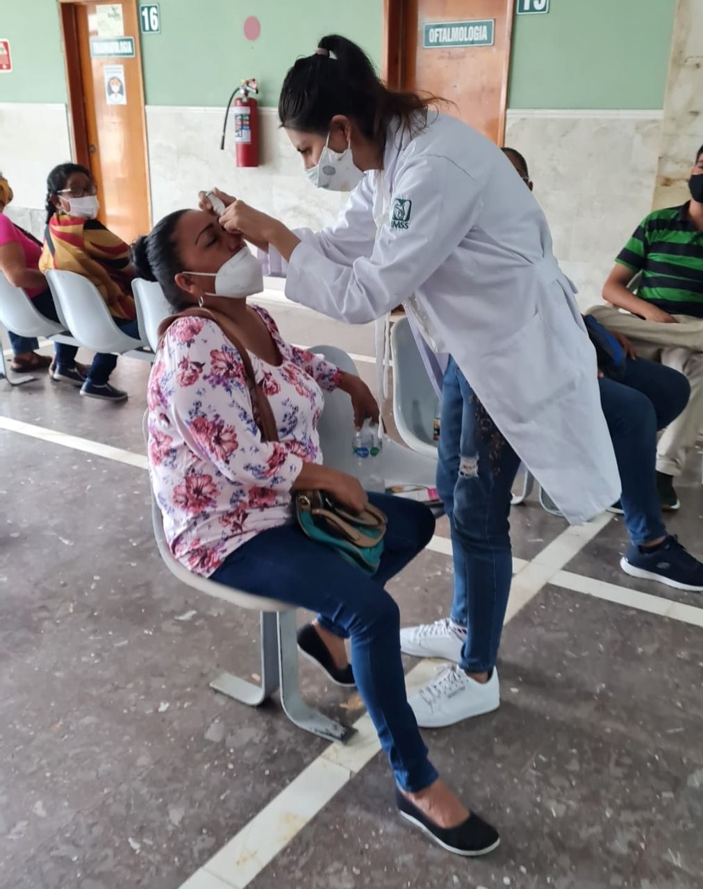 Informa IMSS Veracruz Sur sobre enfermedad de retinosis pigmentaria y tratamientos más adecuados