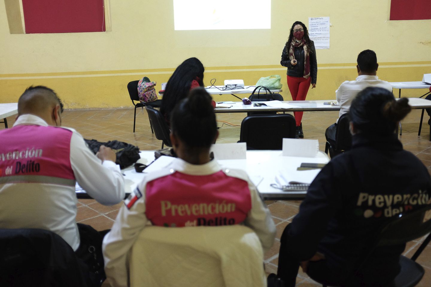 Capacitamos a servidores públicos en materia de derechos de las mujeres