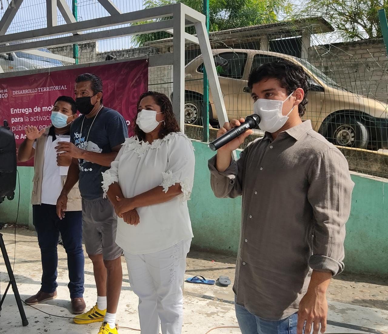 Gobierno Municipal de Acapulco reactiva el deporte con entrega de material didáctico en canchas 
