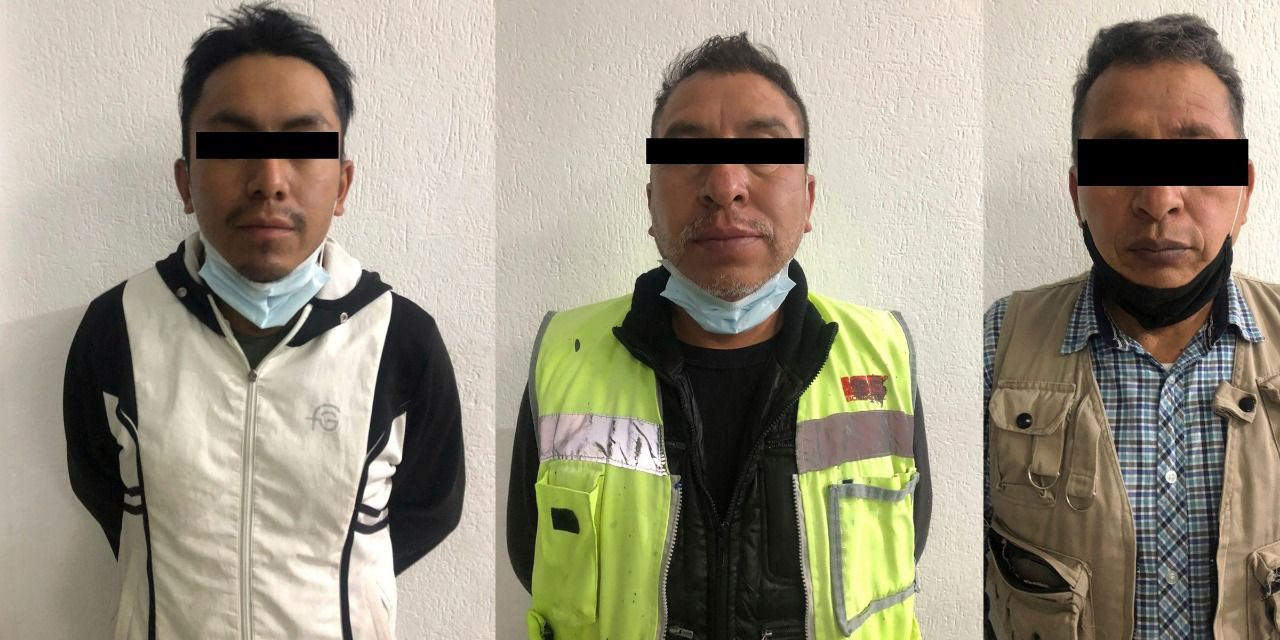 #Policía de Ecatepec aseguran a 3 #sujetos por robo de lámparas de #alumbrado público en vehículo con logotipos #falsos del gobierno de la Ciudad de México