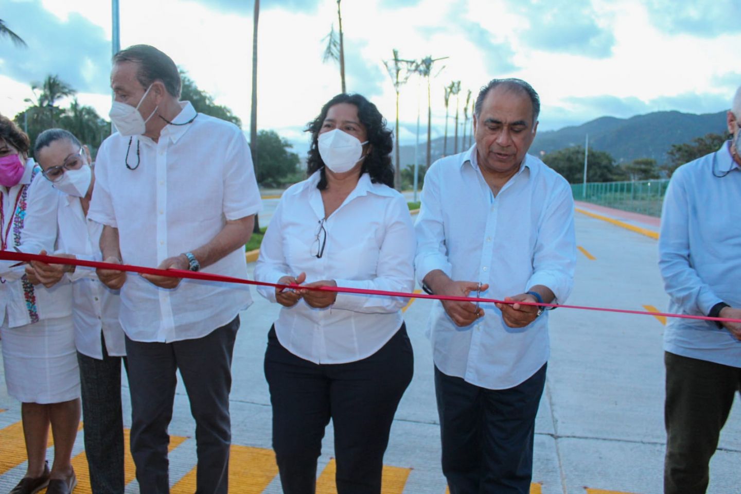 Inauguran Abelina López y Héctor Astudillo obra en zona Diamante 