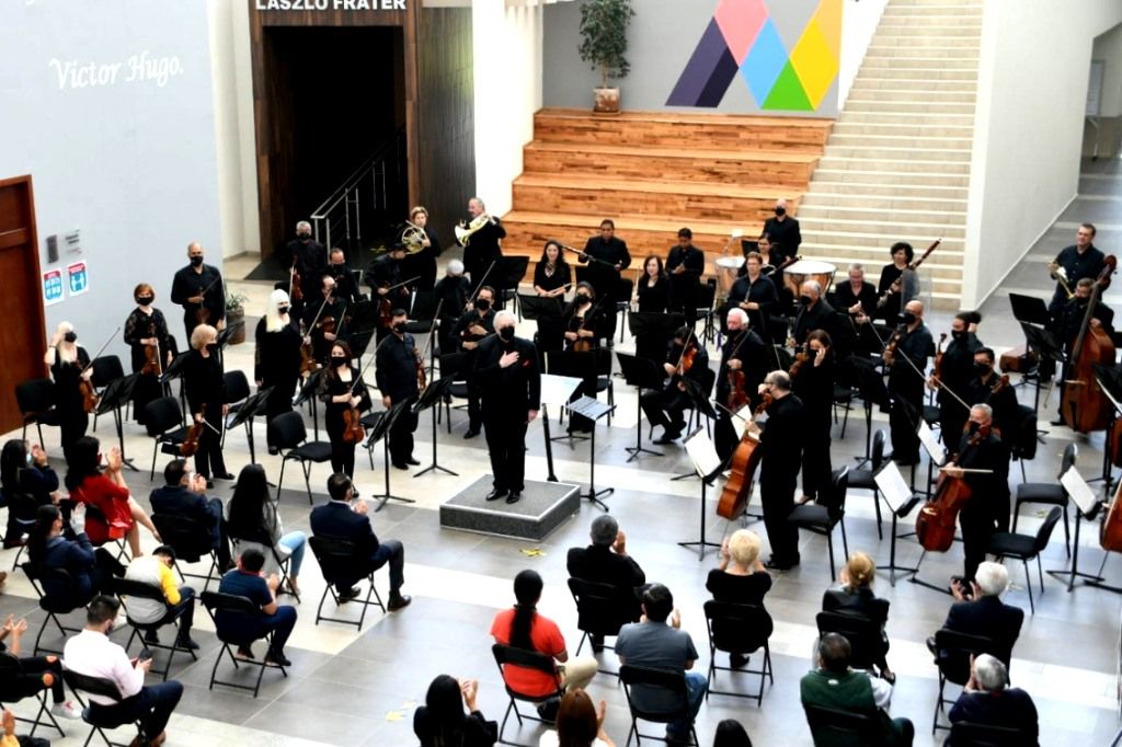 Sube Albert Moehring al podio de la Orquesta Sinfónica del Estado de México