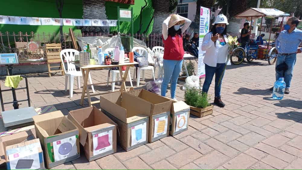Recolectan residuos para apoyar al aviario el Nido en Ixtapaluca