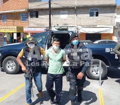 En Los Reyes La Paz, detienen vecinos de la Hank Gonzalez a presunto raterote que cuenta con negro historial delictivo.