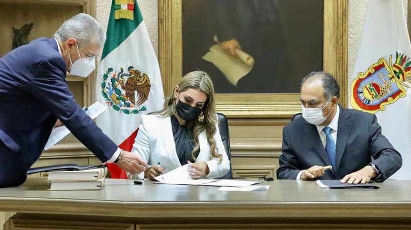 Concluye proceso de entrega-recepción en Guerrero; firman actas Evelyn Salgado y Héctor Astudillo