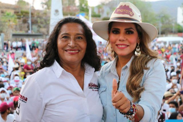 Asiste Abelina López a toma de protesta de la gobernadora de Guerrero, Evelyn Salgado Pineda
