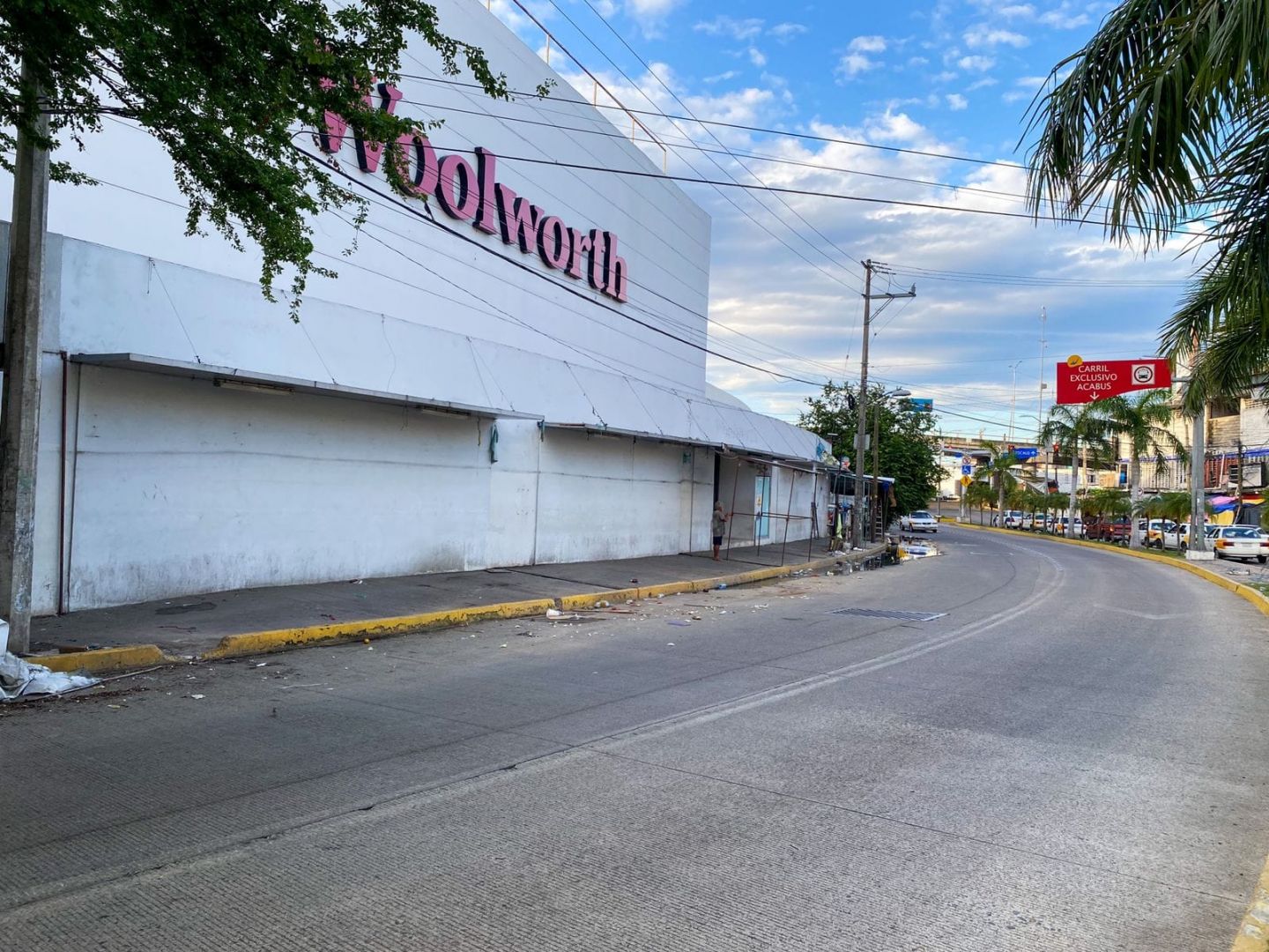 Retira Vía Pública a 60 puestos informales en la avenida Cuauhtémoc 
