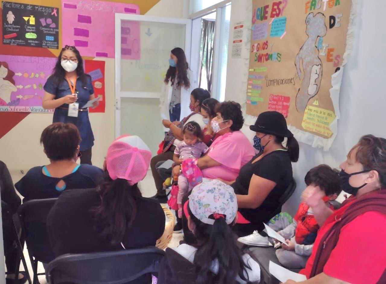 El Edil Armando García promueve la cultura de la prevención del Cáncer de Mama.
