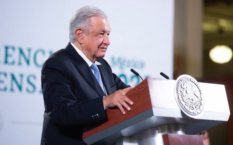 Anuncia López Obrador reapertura del Parque Papagayo en Acapulco
