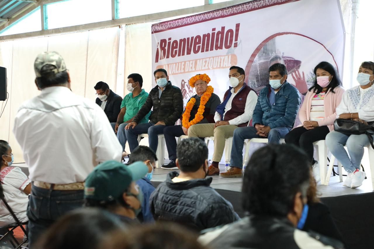 Durante visita a Ixmiquilpan, Menchaca llama a respaldar a AMLO 
