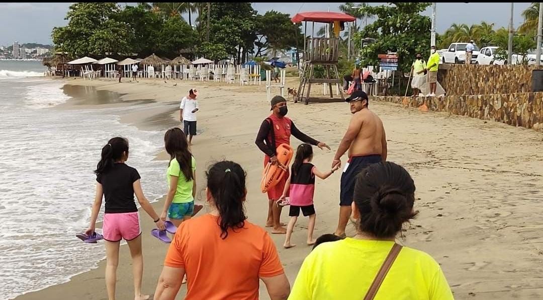 Implementó Promotora de Playas un operativo en Acapulco para limpiar el destino turístico durante el pasado fin de semana