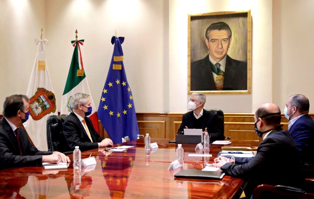 Alfredo del Mazo sostiene reunión de trabajo  con el Embajador de la Unión Europea Gautier Mignot en México