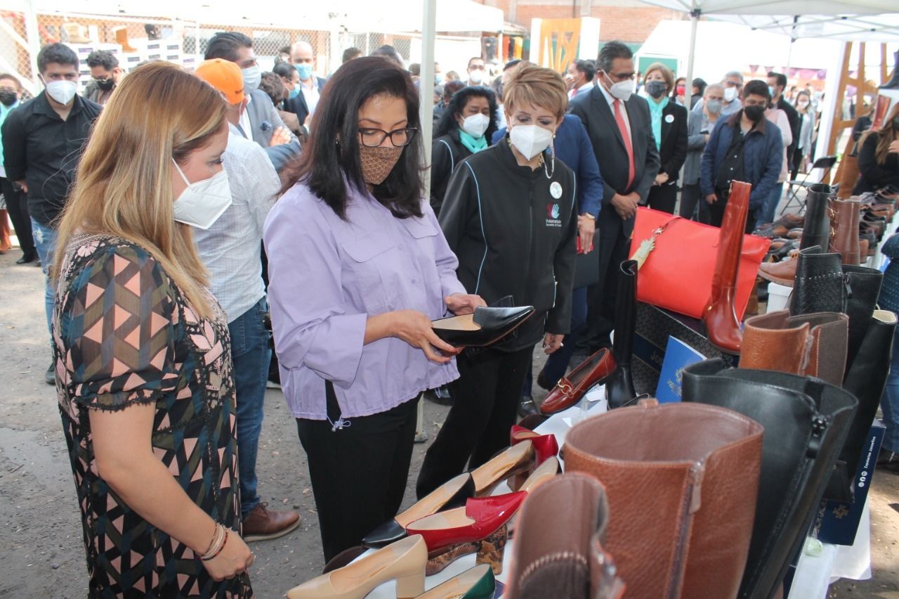 Inauguran Expo-Venta de calzado de San Mateo Atenco