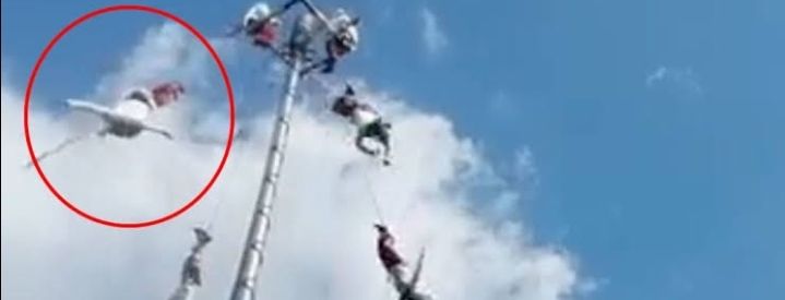 En Puebla, se rompe cuerda y cae volador durante ritual del Día de Muertos