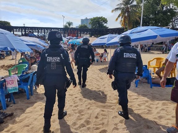 Vigila la policía estatal panteones, carreteras y playas de Guerrero por ’Día de Muertos’