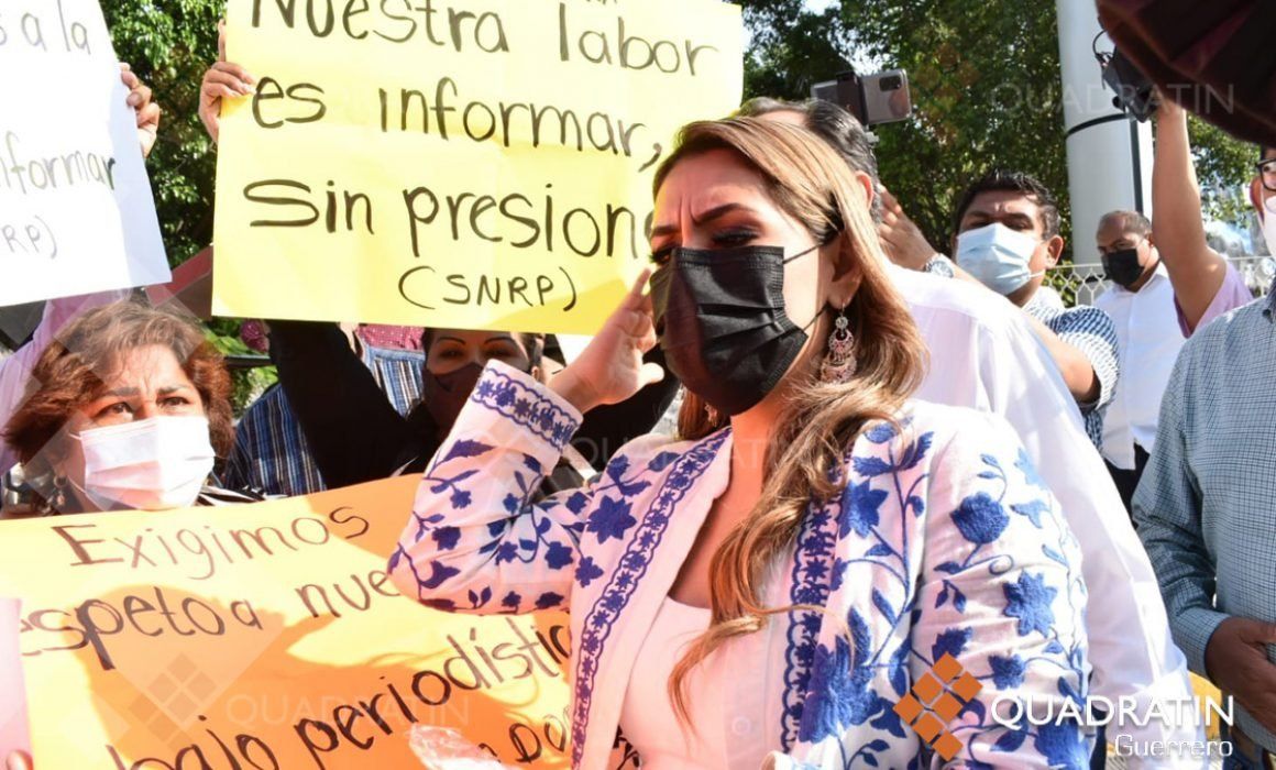 Protestan periodistas de Iguala ante Evelyn Salgado por la violencia 