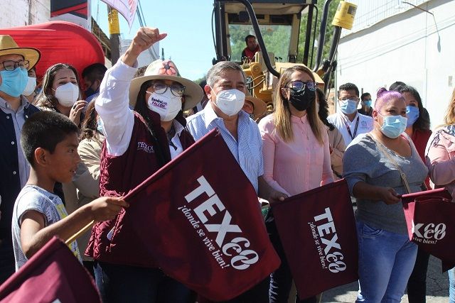 
El Gobierno de Texcoco sigue trabajando en  sus Comunidades


GOBIERNO DE TEXCOCO ENTREGA OBRAS EN CUAUTLALPAN POR MÁS DE CINCO MILLONES DE PESOS
