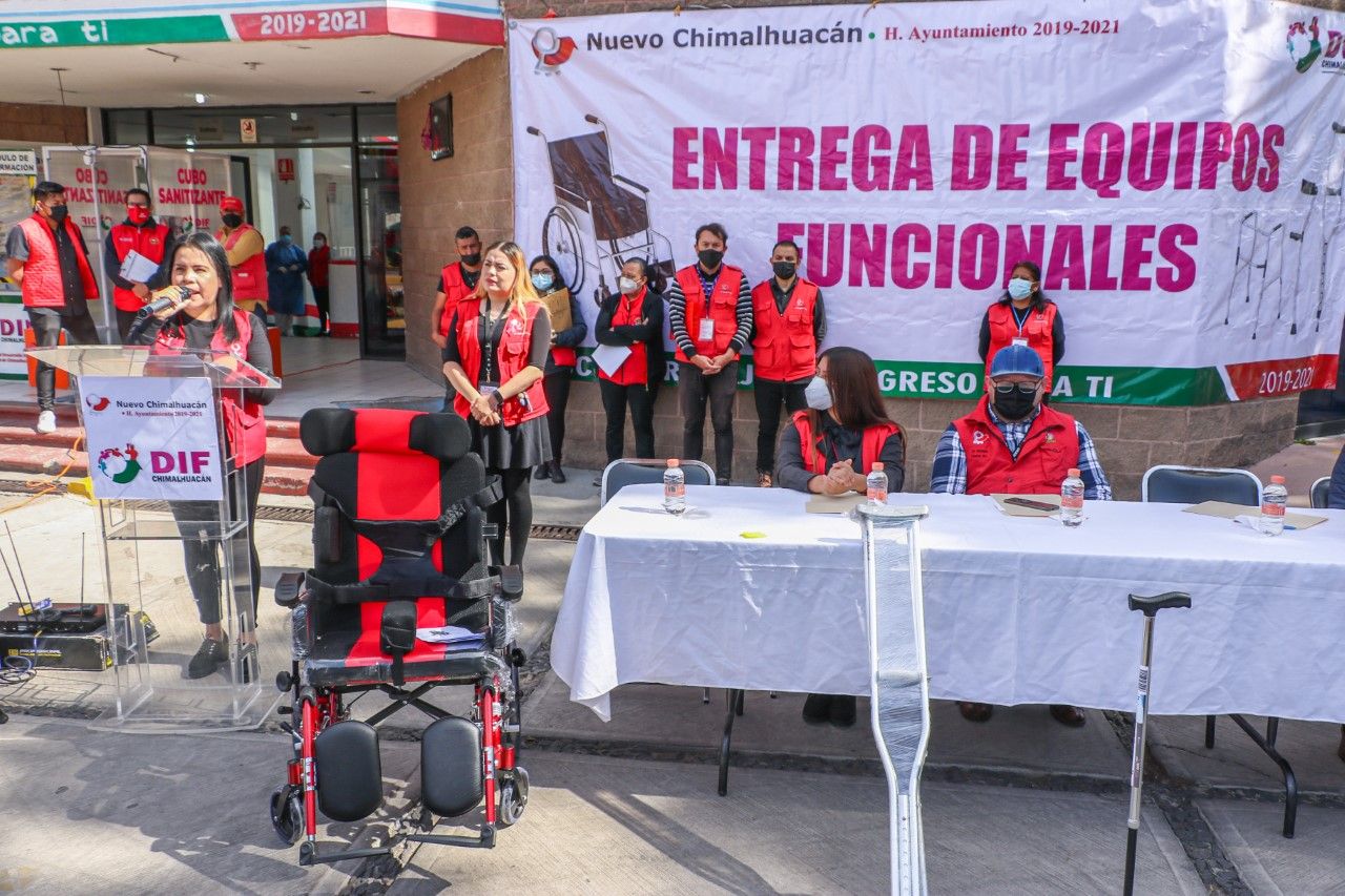 Entregamos aparatos funcionales a adultos mayores y personas con discapacidad