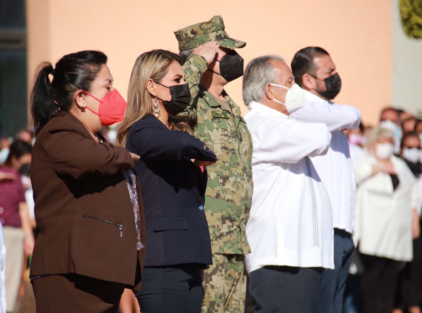 Preside gobernadora Evelyn Salgado ceremonia mensual de izamiento de bandera correspondiente a noviembre