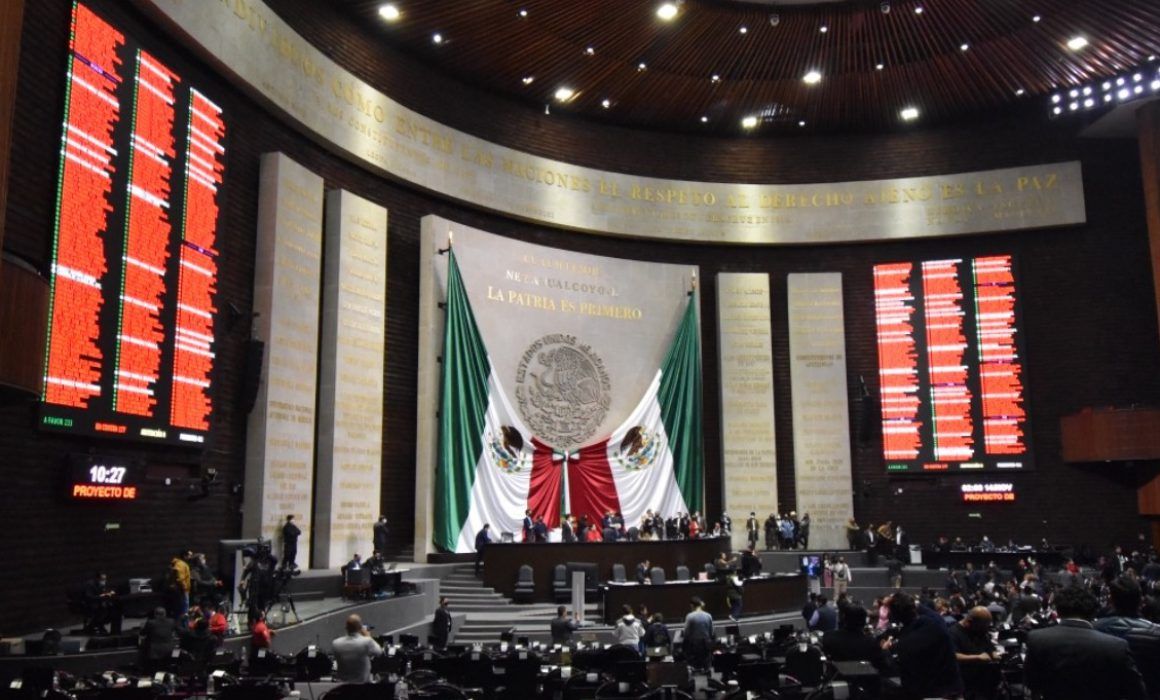 Congreso mexicano aprueba presupuesto 2022, destaca recorte a árbitro electoral