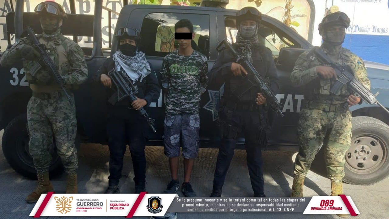 Detienen la Policía Estatal y SEMAR a una persona en el municipio de Chilpancingo