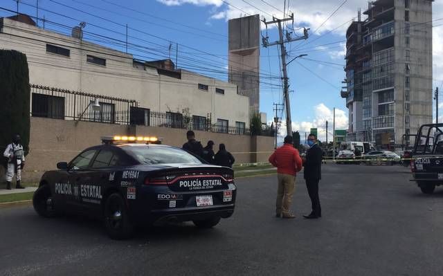 Balacera cercas de un lote de autos en Metepec deja como saldo dos muertos