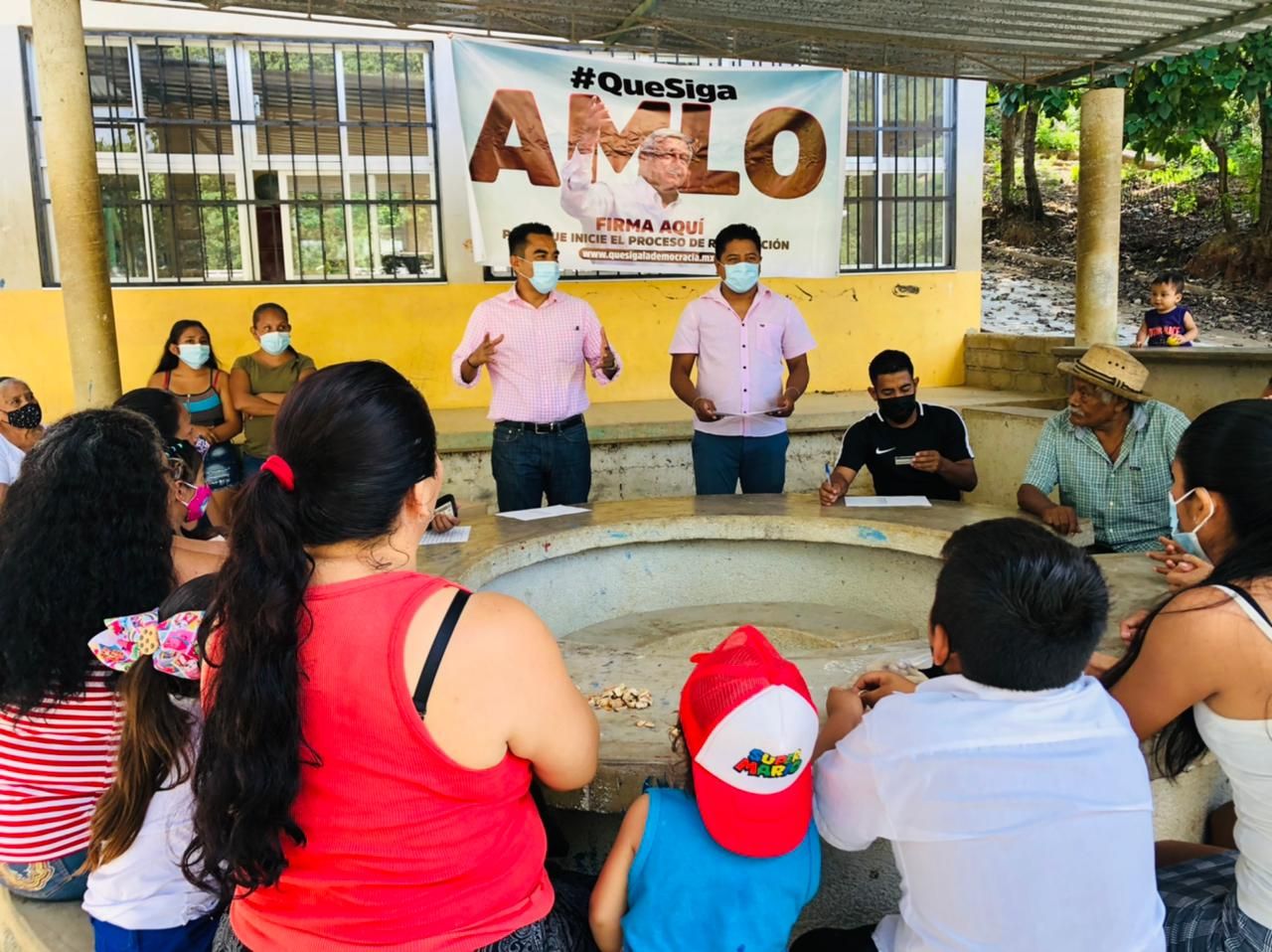 Recolectan  firmas para la revocación de mandato en la comunidad El Zapote 