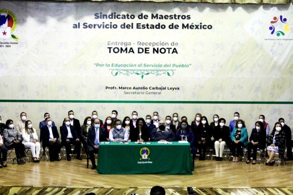 Entrega el Tribunal Estatal de Conciliación y Arbitraje la toma de nota al Sindicato de Maestros al Servicio del Estado de México