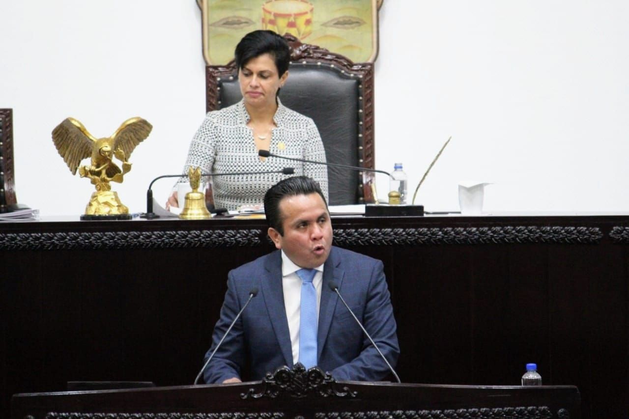 Diputado Rodrigo Castillo busca que funcionarios sepan actuar en casos de emergencia 