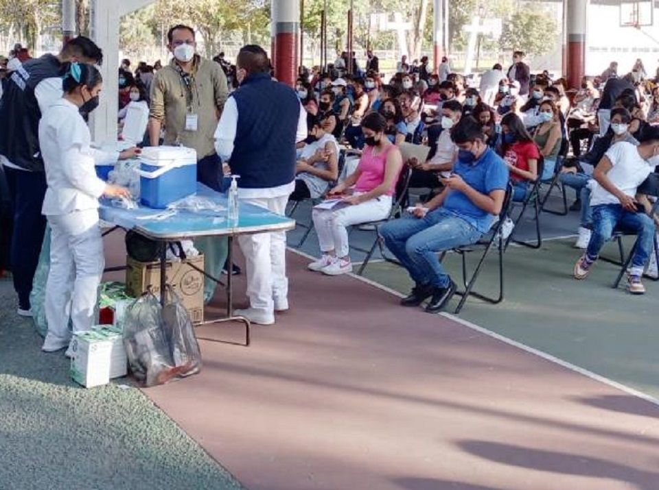 Recibieron más de 13 mil jóvenes de 15 a 17 años primera dosis de vacuna en Texcoco