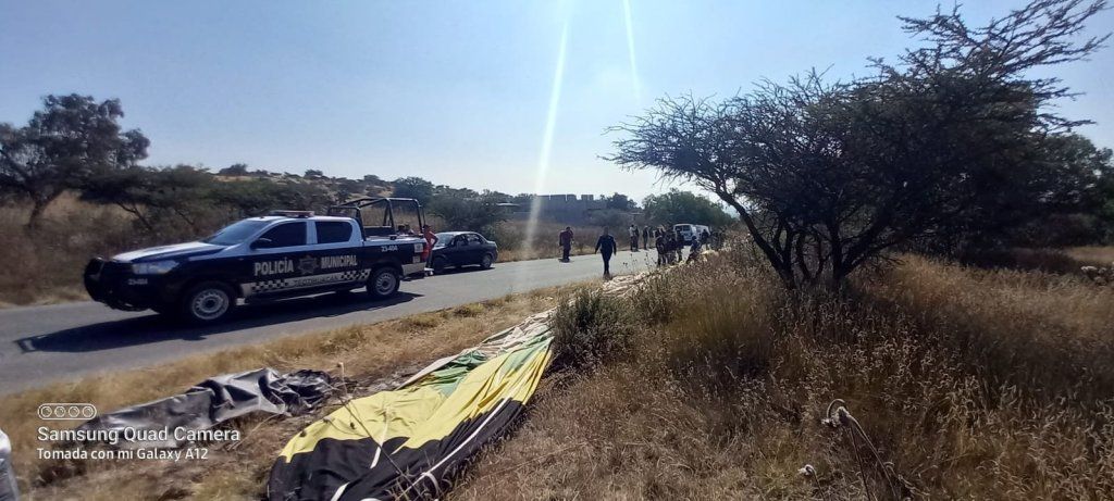 Caé globo aerostático de la empresa Volare en terrenos de Teotihuacán, hay 6 heridos 