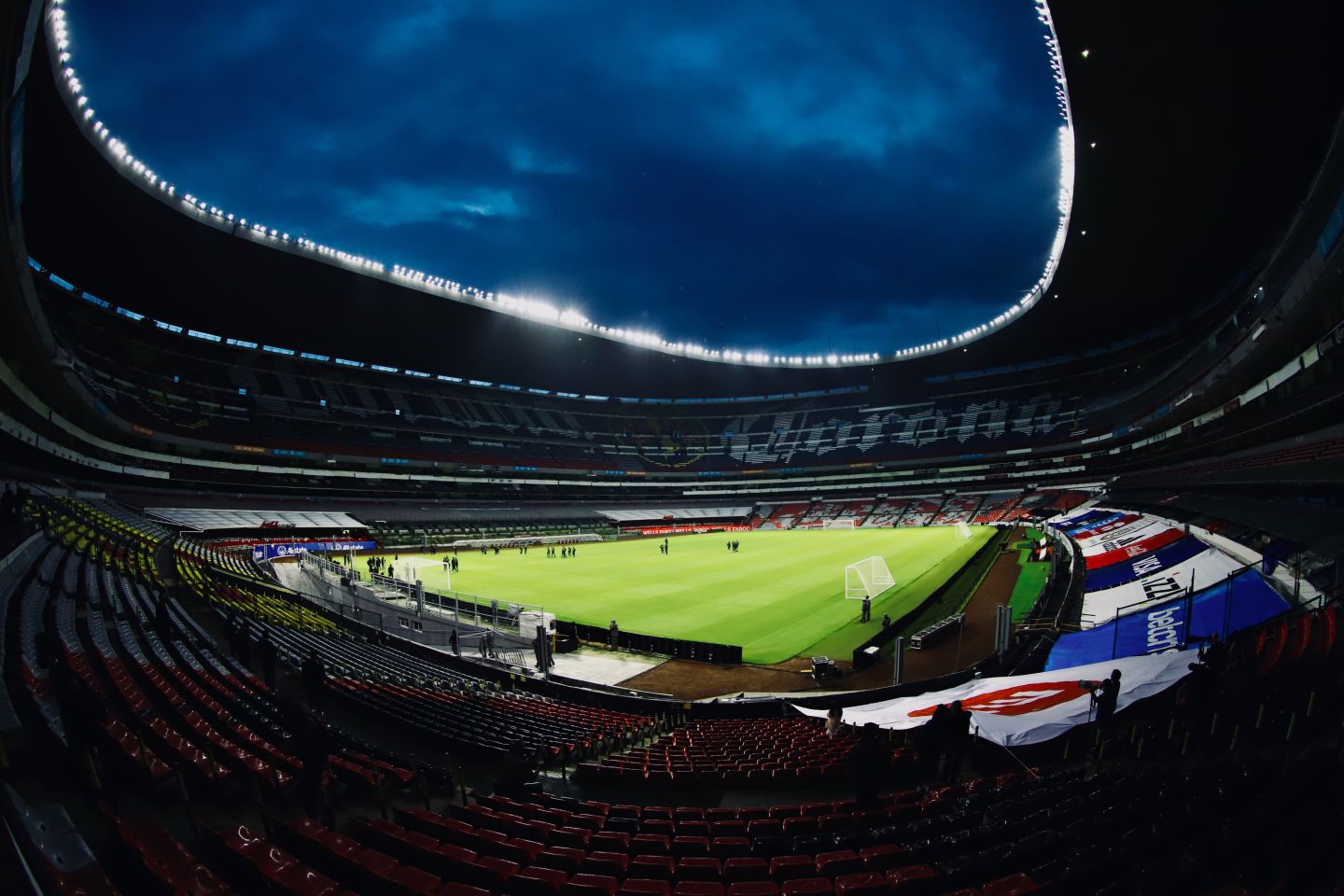 Por ómicron, Liga MX no descarta volver al cerrar estadios
