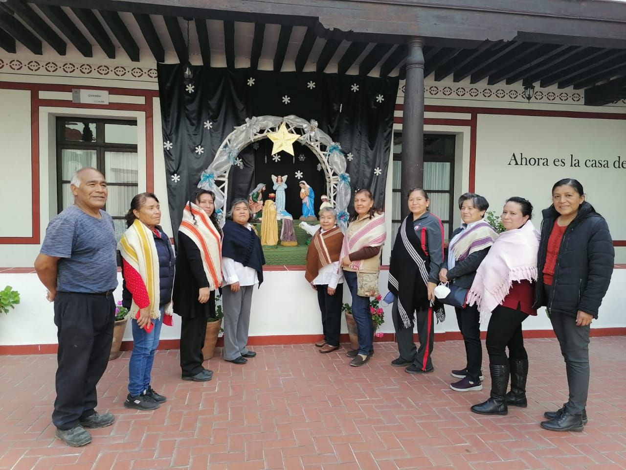 Ofrece centro regional de cultura de Atlacomulco exposición de nacimientos y piñatas 