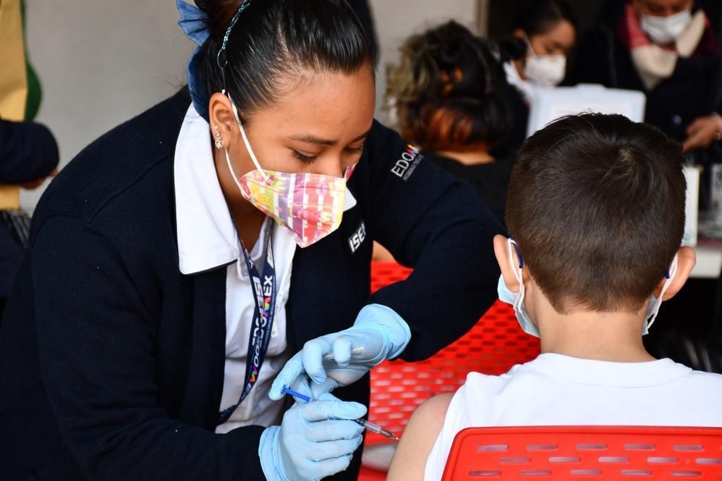 Anuncian nuevas sedes para vacunación contra COVID-19 a menores de 15 a 17 años sin morbilidad en 32 municipios